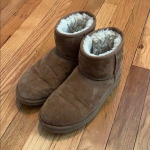 Ugg minis!